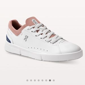 ON Clouds THE ROGER Advantage Sneaker